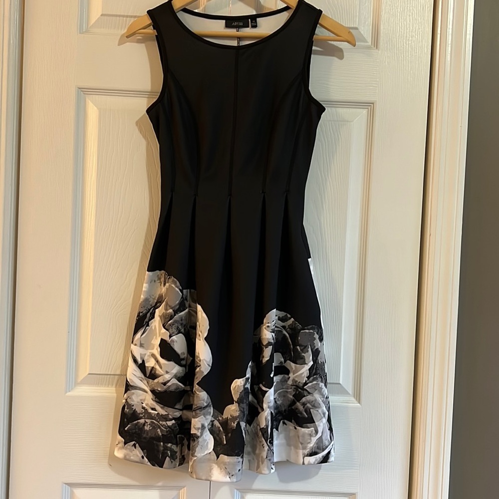 Apt 9 Black Floral swing dress with pockets